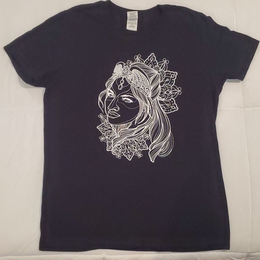 T-shirt  Size M
